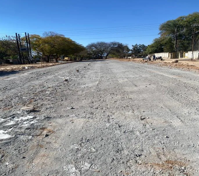 Cement-stabilised base being reconstructed on the Rerekai Tagwena road